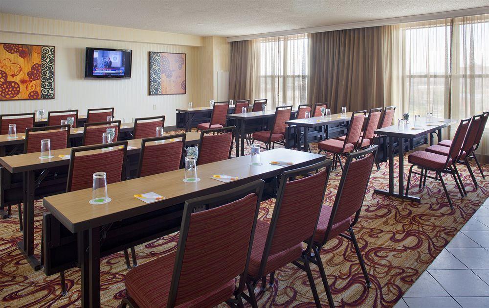 Hotel Courtyard By Marriott Pueblo Exterior foto