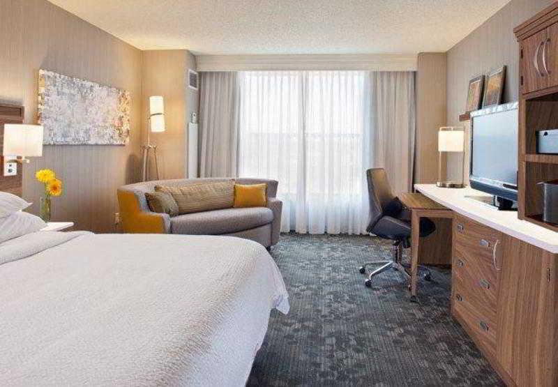 Hotel Courtyard By Marriott Pueblo Exterior foto
